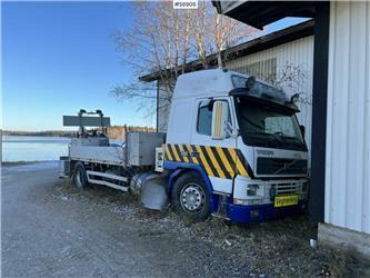 Volvo FM7 290 Equppied for painting pedistrian crossings