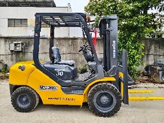 Komatsu FD 30