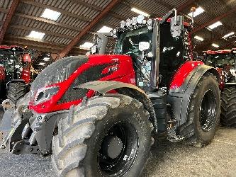 Valtra T235