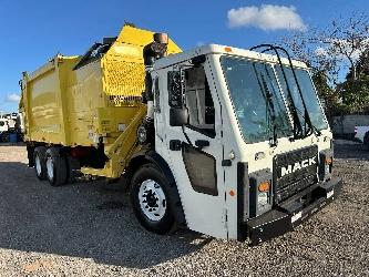 Mack LR 613