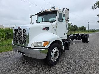 Peterbilt 335