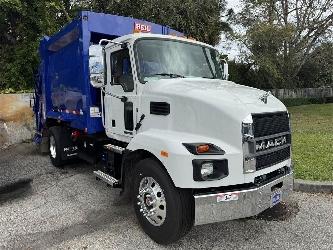 Mack MD7 42R