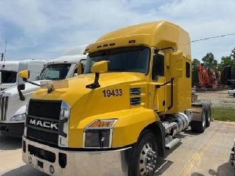 Mack ANTHEM 64T