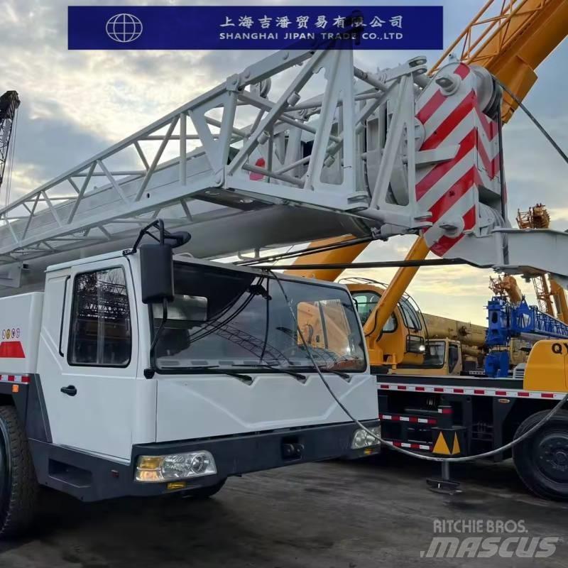 Zoomlion QY 70 V A/T 크레인