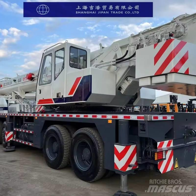 Zoomlion QY 70 V A/T 크레인