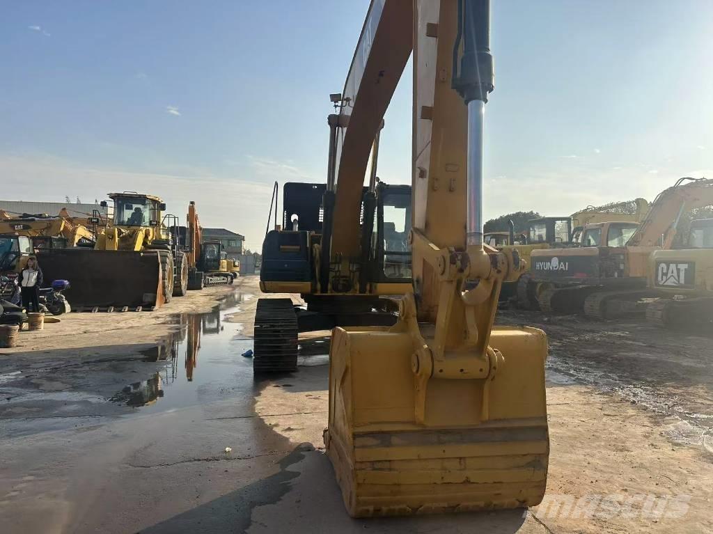 CAT 325 D 대형 굴삭기 29톤 이상