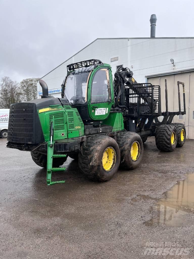 John Deere 1210 E 원목 포워더