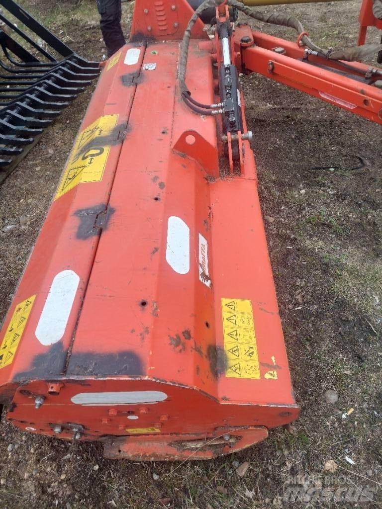 Maschio Giraffa 210 목장 제초기 및 토퍼