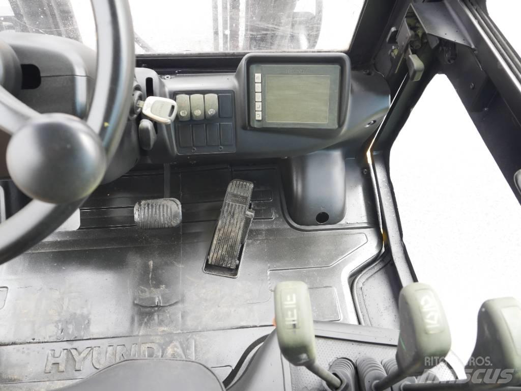 Hyundai 25 D-9 디젤 지게차