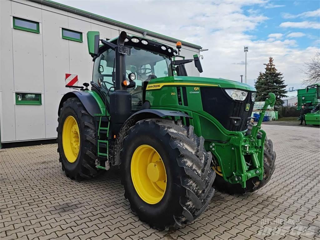 John Deere 6R 250 트랙터