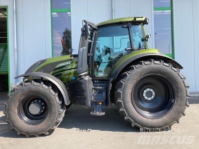 Valtra T 235 Versu 트랙터