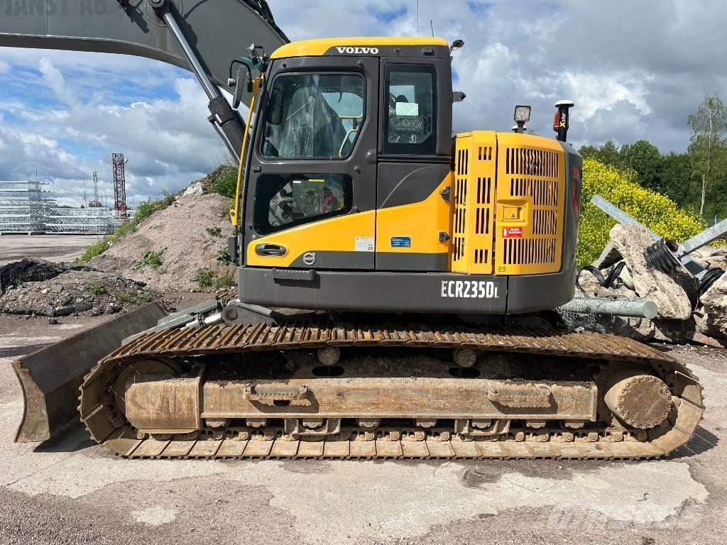 Volvo ECR 235 D 대형 굴삭기 29톤 이상