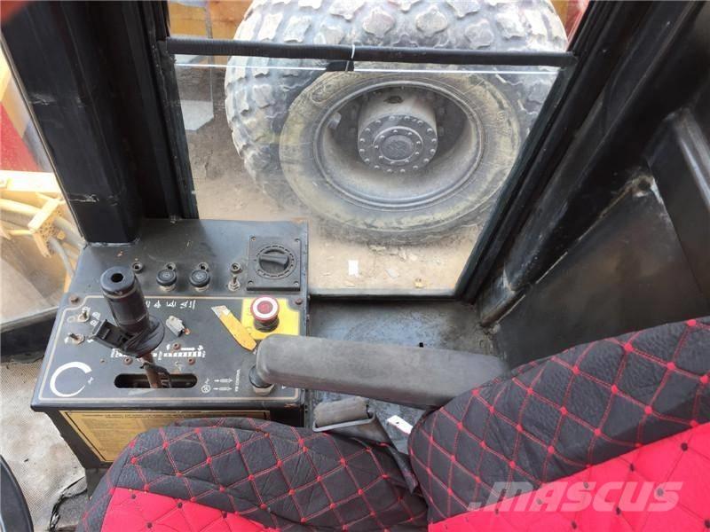 CAT CS-583C 싱글 드럼 롤러