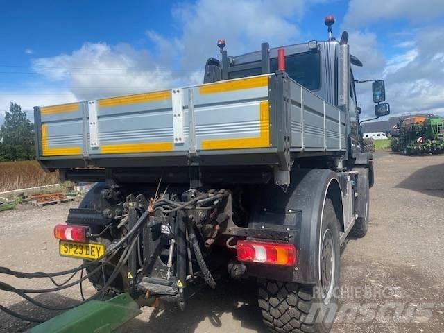 Unimog U435 덤프 트럭