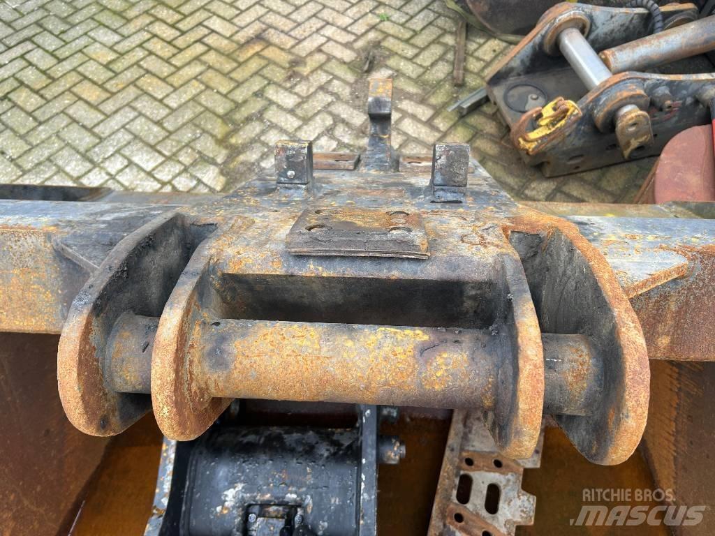 Engcon EC 233 로테이터
