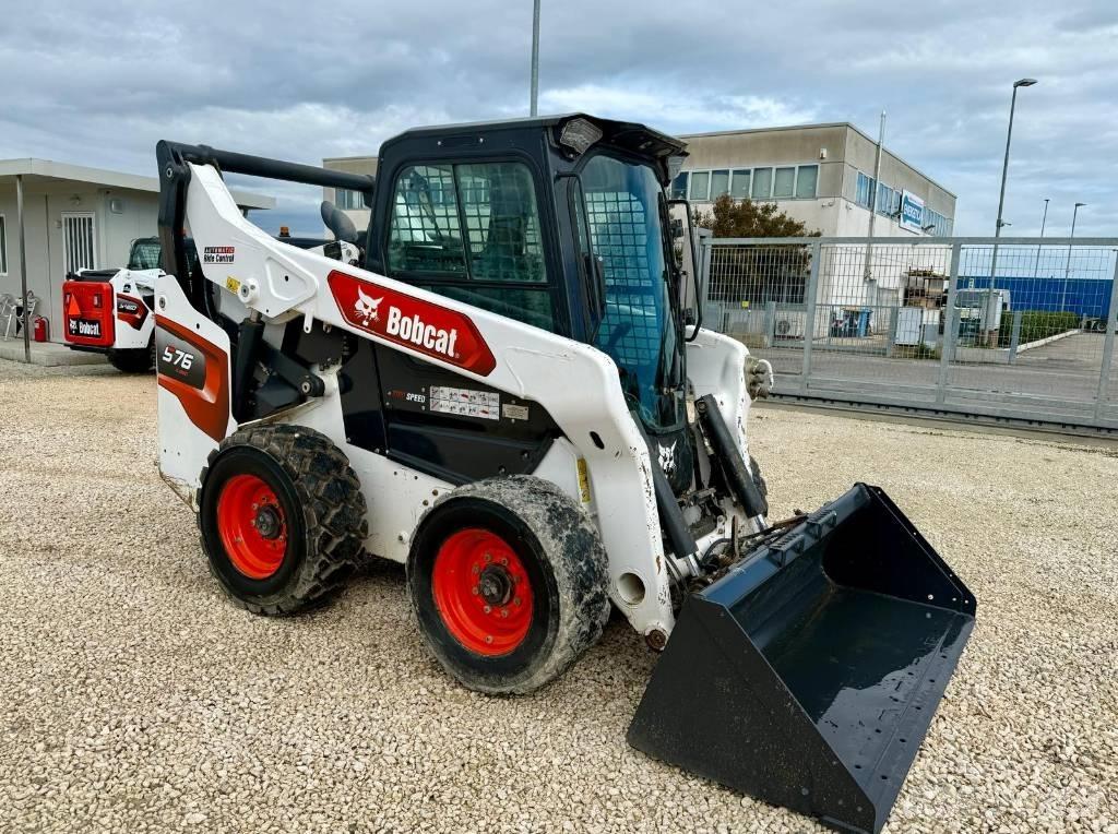 Bobcat S 76  스키드로더