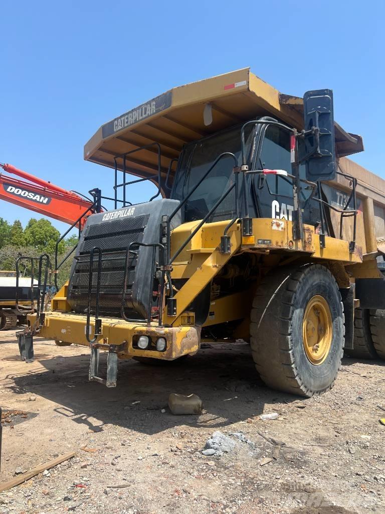 CAT 773F 초대형 덤프 트럭