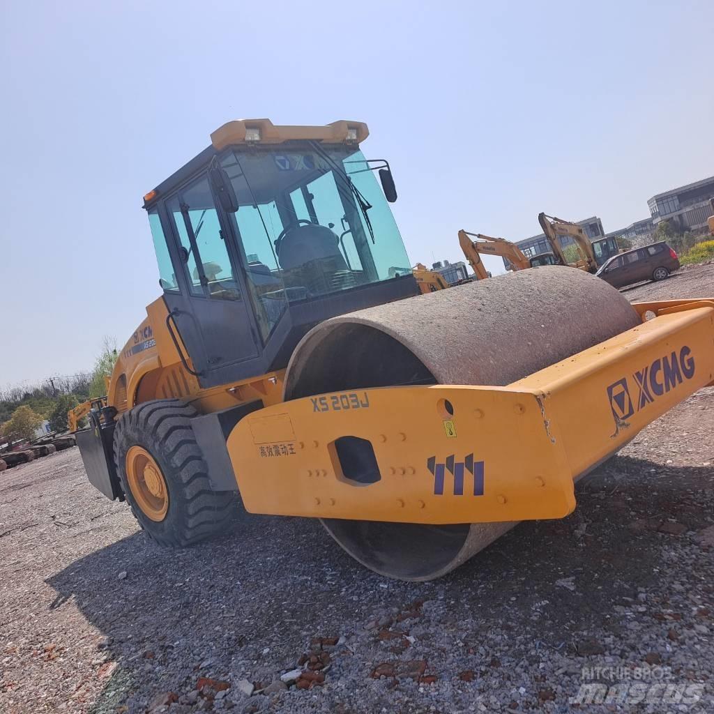 XCMG XS203J 싱글 드럼 롤러