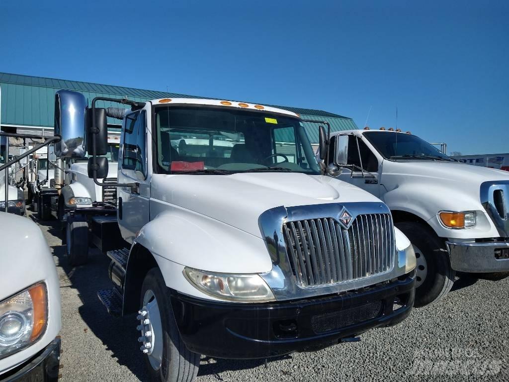 International 4400 폐기물 수거 트럭