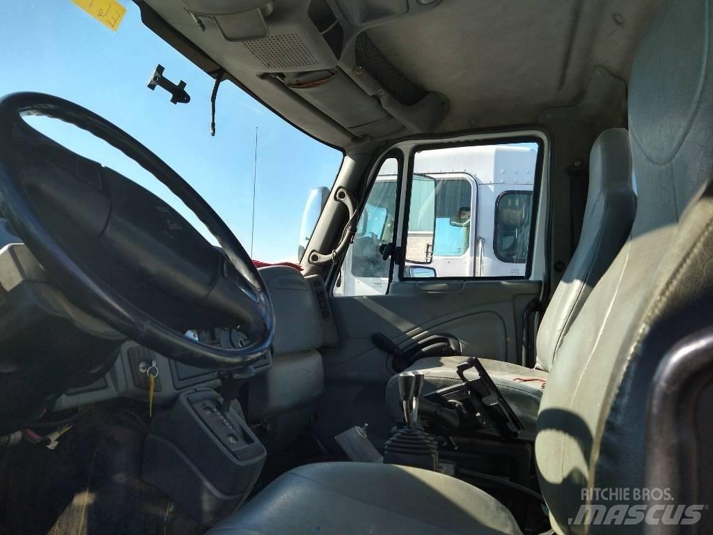 International 4400 폐기물 수거 트럭