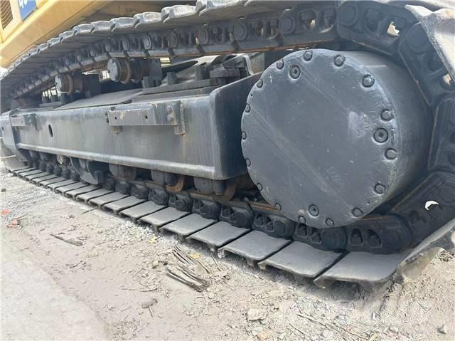 Komatsu PC 450 대형 굴삭기 29톤 이상