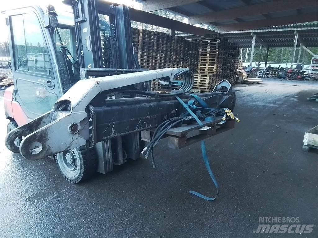 Komatsu 165F 포워더 크레인
