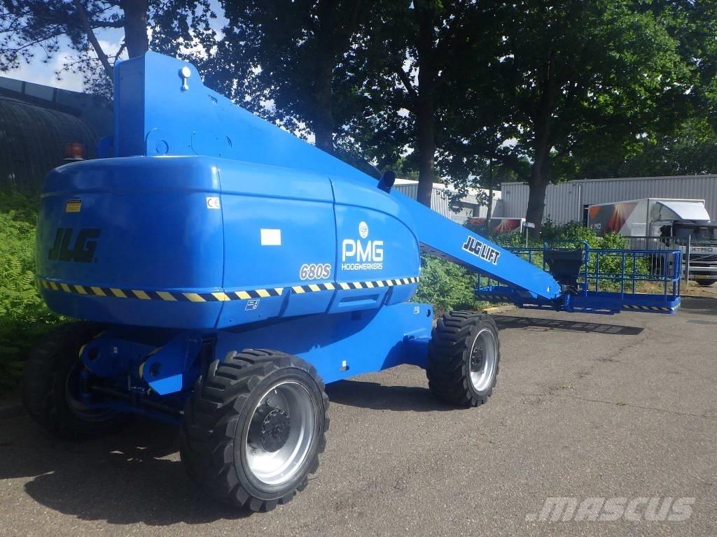JLG 680S 견인식 전동이동 리프트