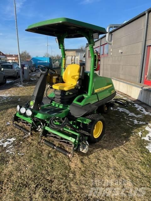 John Deere 7200 A 페어웨이 잔디깎기