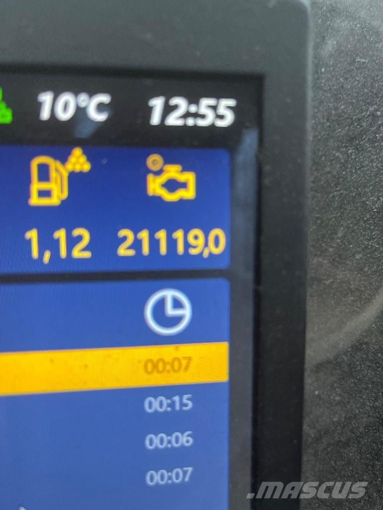 Komatsu 901 XC 원목 하베스터