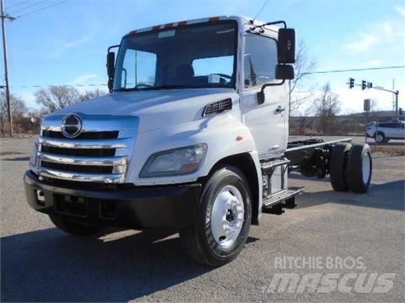 Hino 338 새시 운전실 트럭