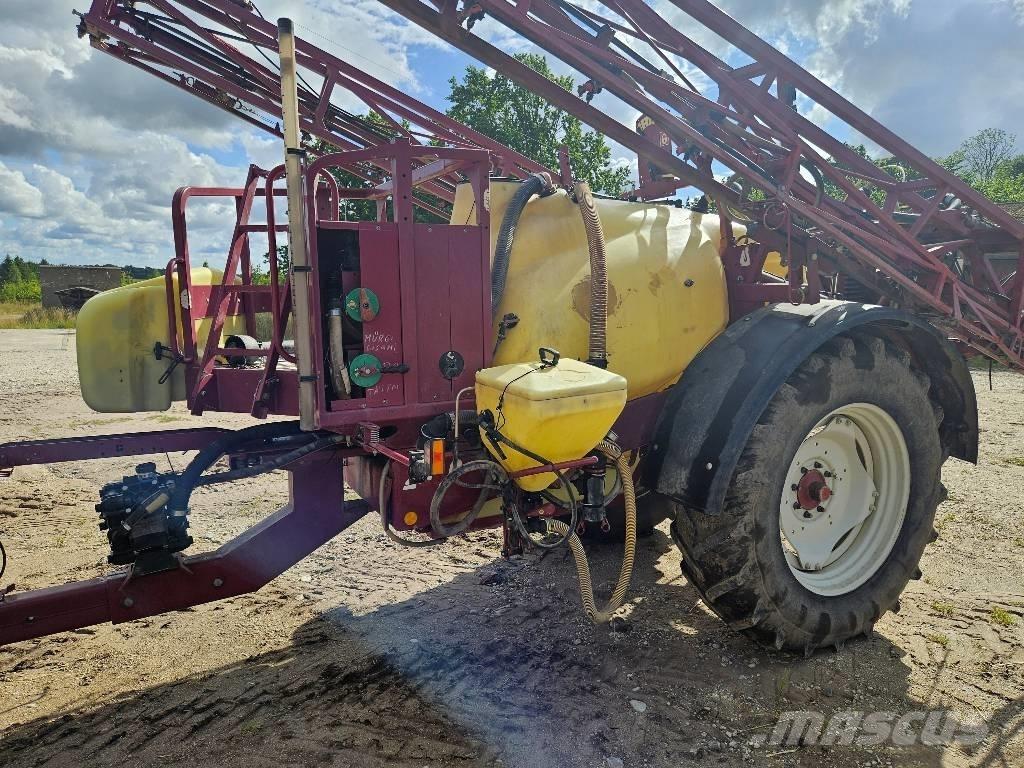 Hardi Commander 2800 견인형 분무기
