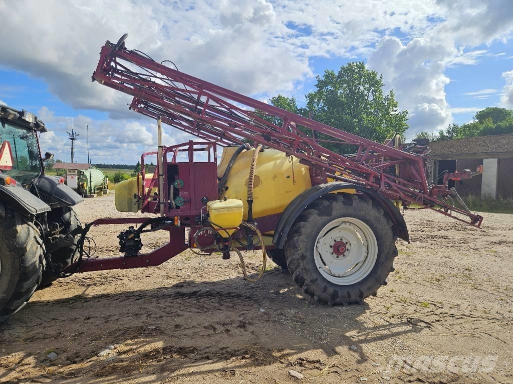 Hardi Commander 2800 견인형 분무기