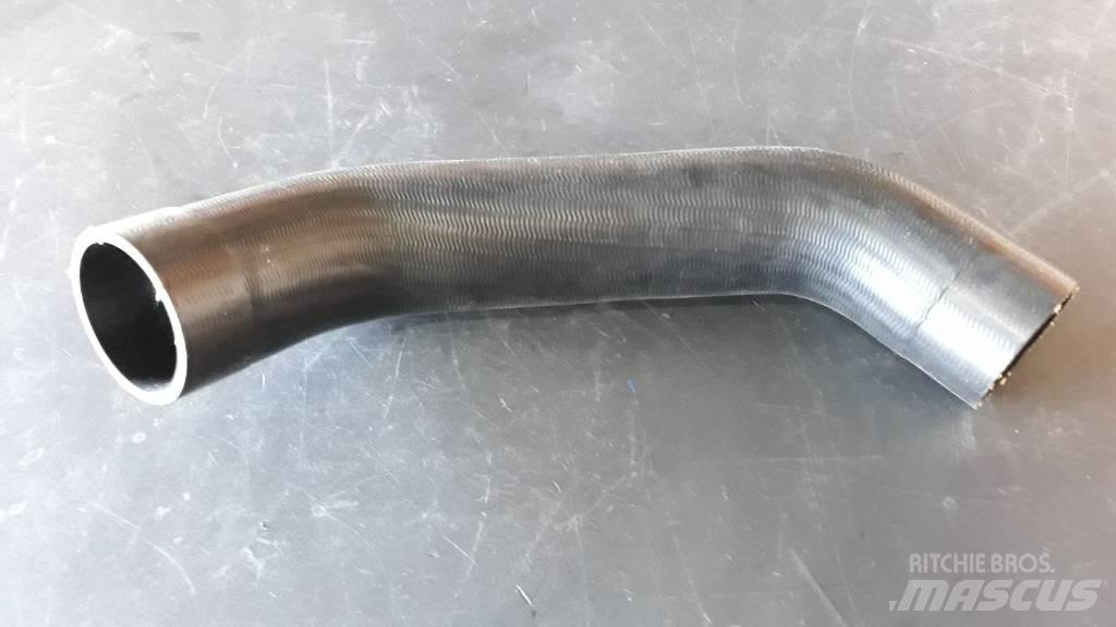 Volvo HOSE  21133832 엔진