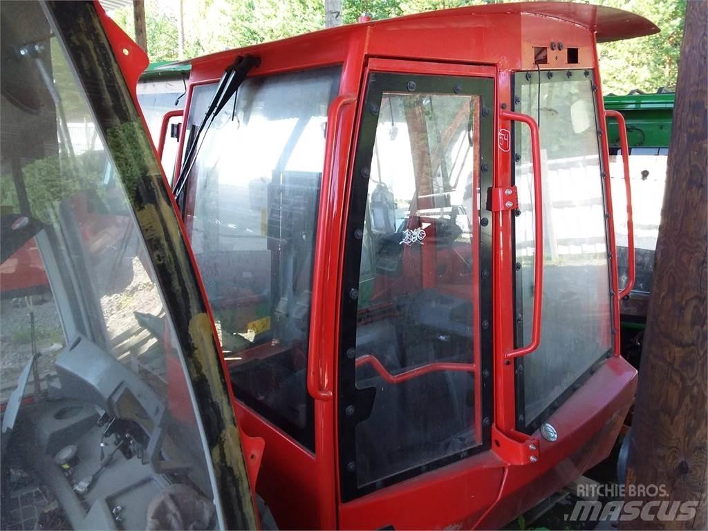 Komatsu 895 캐빈 및 인테리어