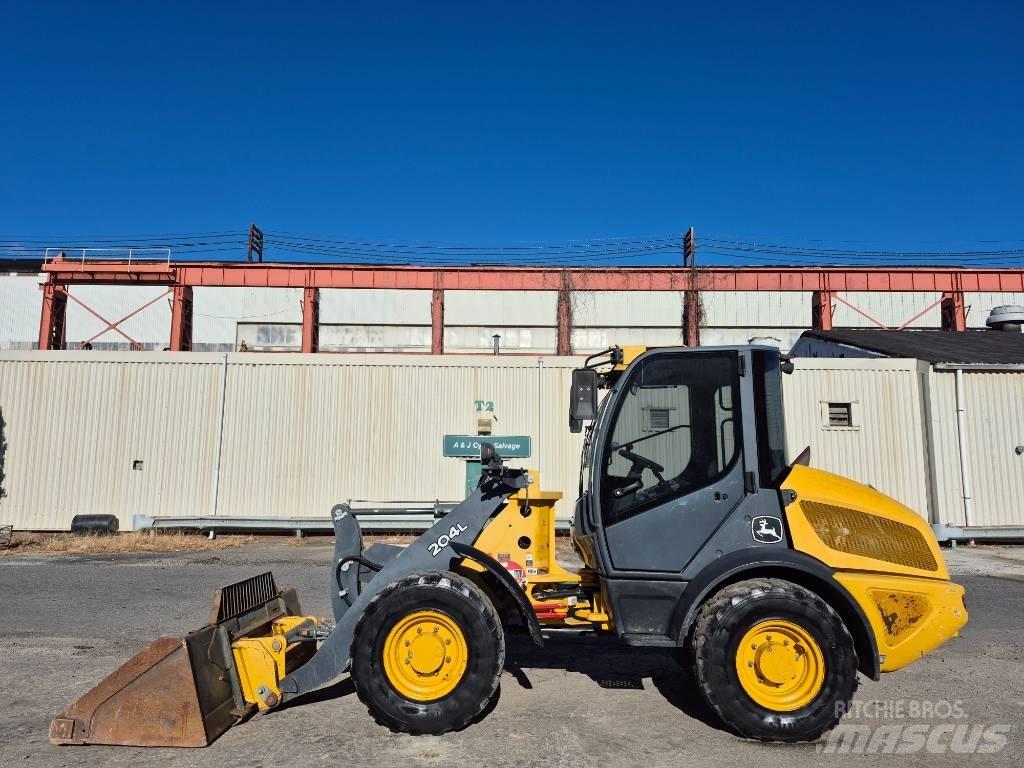 John Deere 204 L  휠로우더