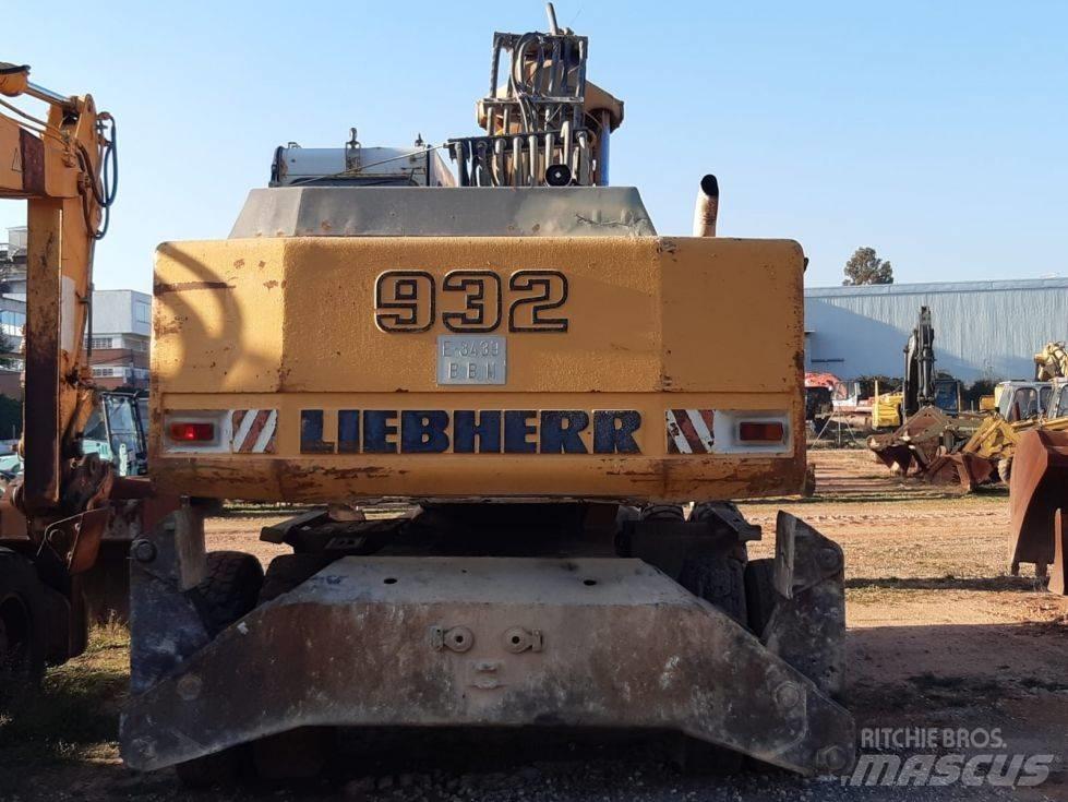 Liebherr A 932  휠 굴삭기