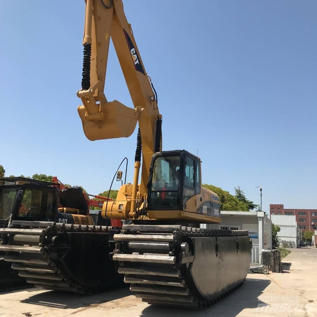 CAT 320 C L 수륙양용 굴삭기