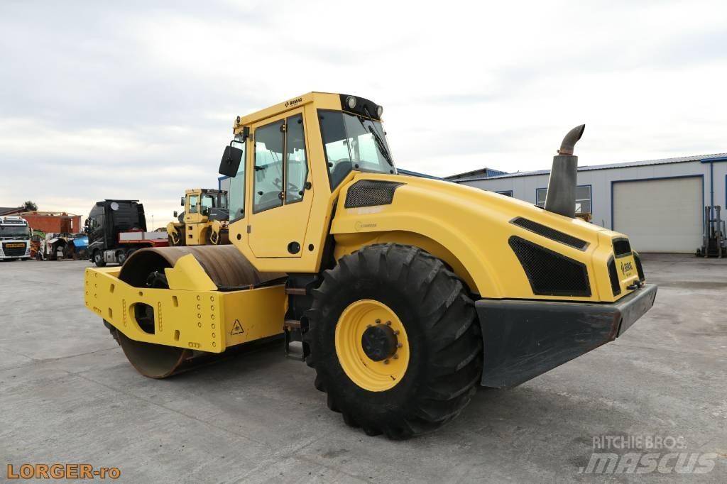Bomag BW 216 D H-4 싱글 드럼 롤러