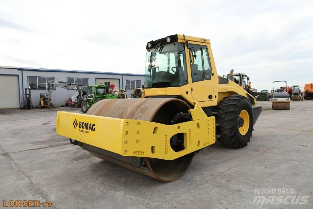 Bomag BW 216 D H-4 싱글 드럼 롤러
