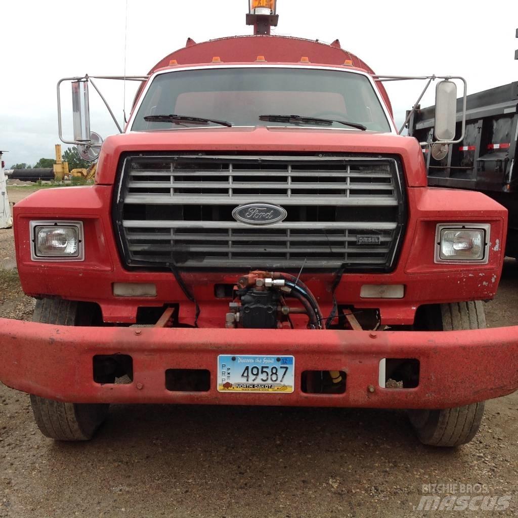 Ford F 700 콘크리트 믹서트럭