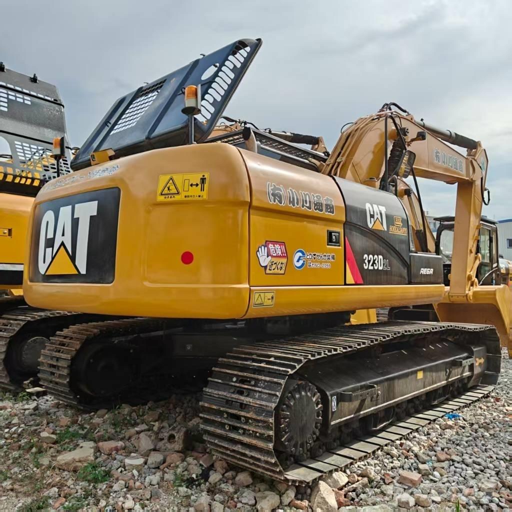 CAT 323D2 대형 굴삭기 29톤 이상