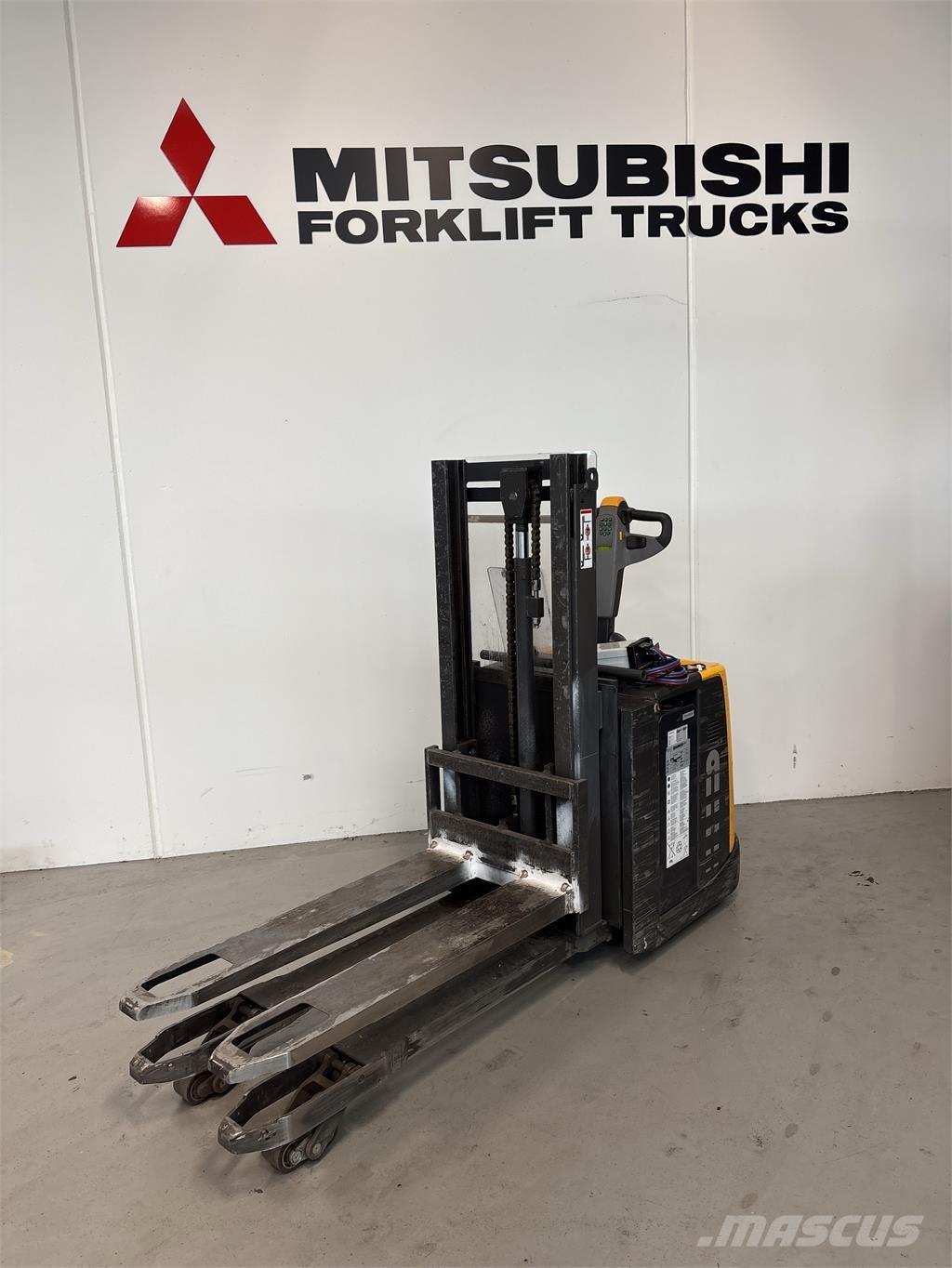 Atlet PDP200 보행식 리치 지게차