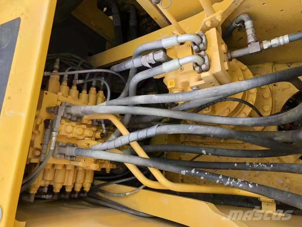 Komatsu 200-7 대형 굴삭기 29톤 이상
