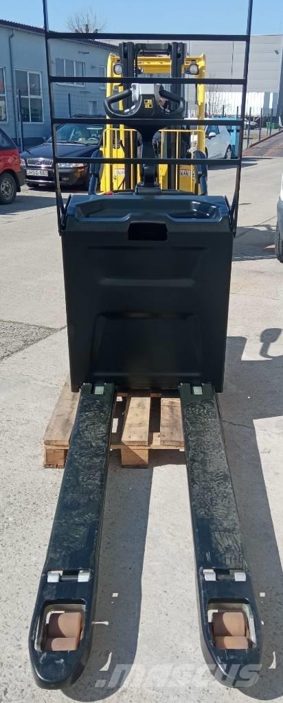 Hyster P 2.5 S 로우 리프터(승강대 포함)