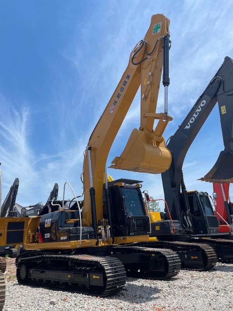 CAT 323 대형 굴삭기 29톤 이상