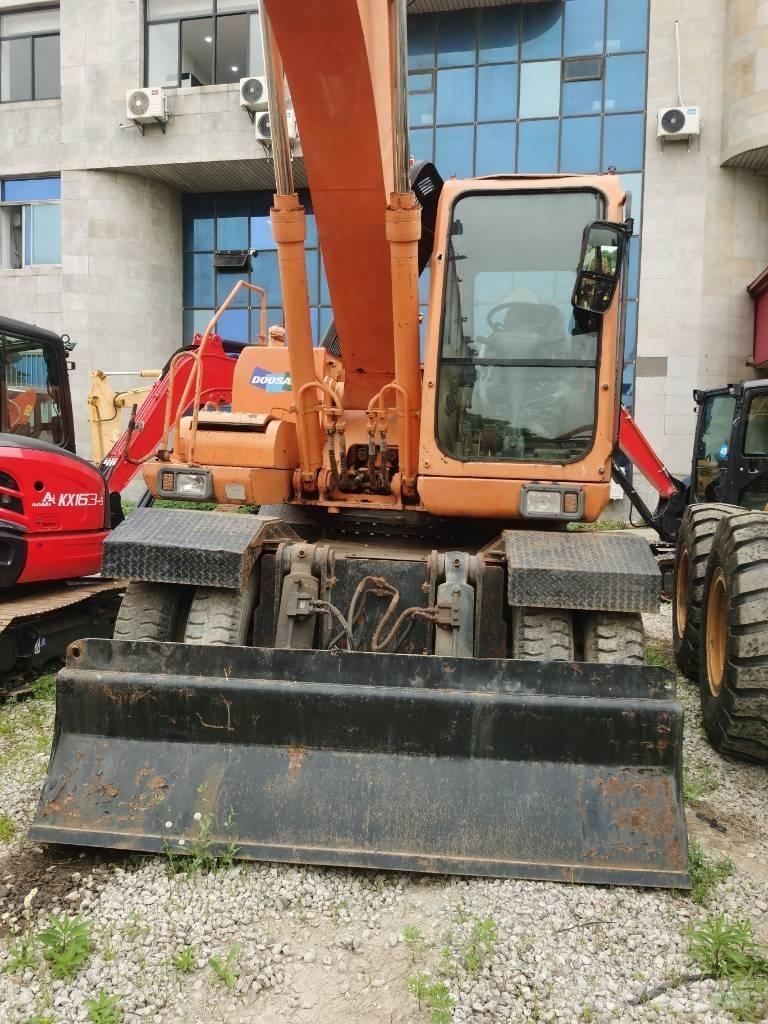 Doosan DH 210 W-7  휠 굴삭기