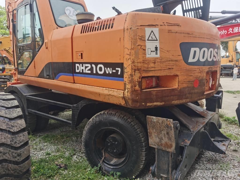 Doosan DH 210 W-7  휠 굴삭기