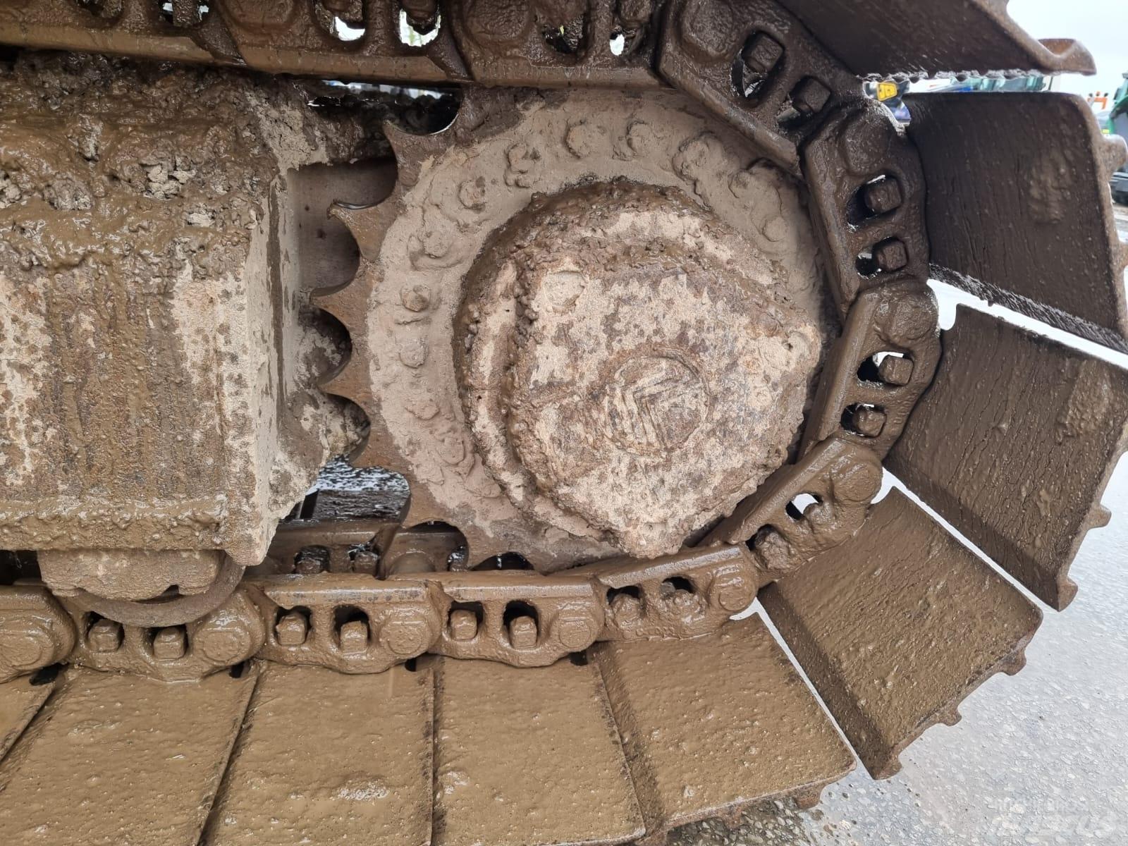 JCB JS 220 LC 대형 굴삭기 29톤 이상