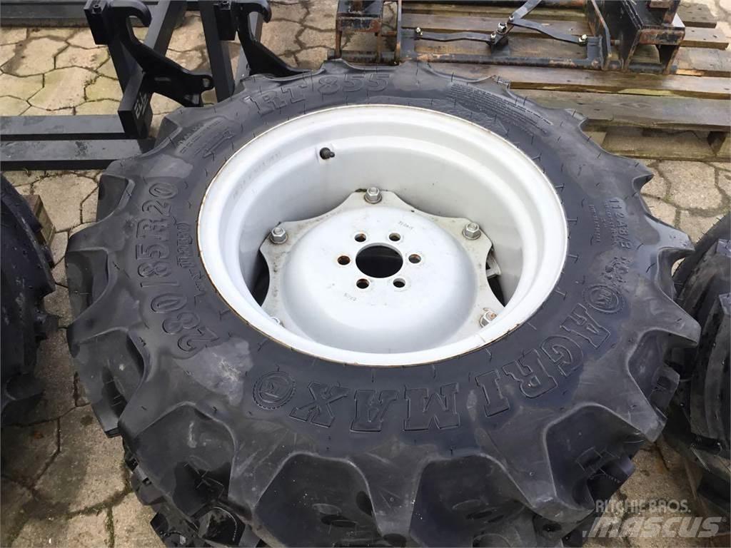 BKT 280/85R20 타이어, 휠 및 림