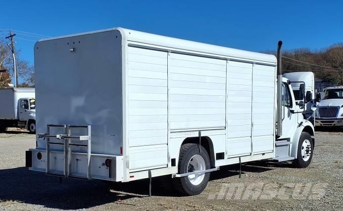 Freightliner M2 음료 배달 트럭